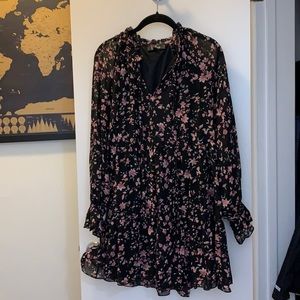 Lulus flowered loose fitting dress